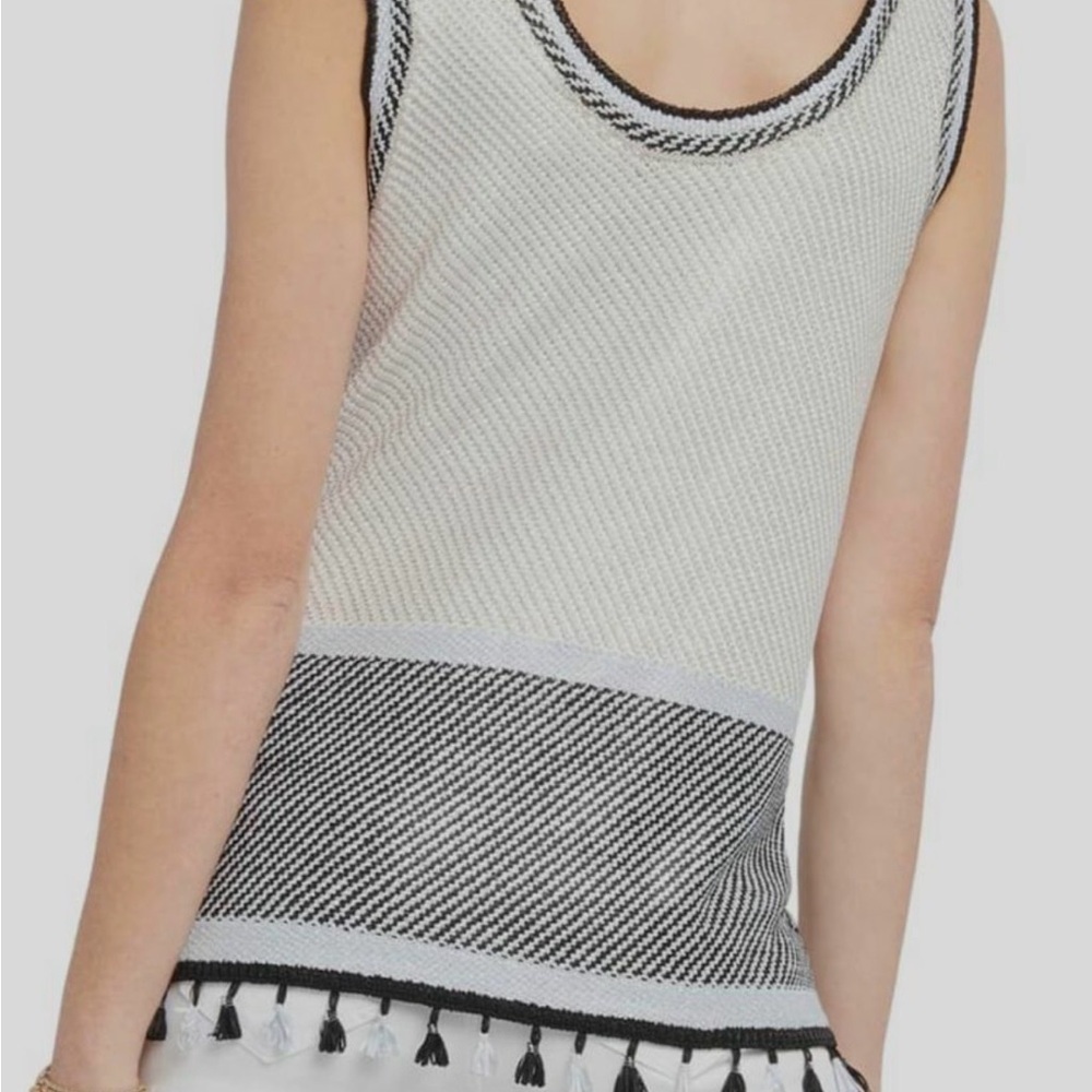 Nic+Zoe Women's White + Navy Scoop-Neck Sleeveless Lantana Tank - Picture 2 of 6